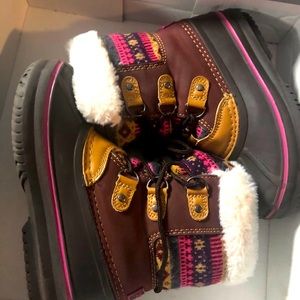 Girls fur-lined winter/ snow boots